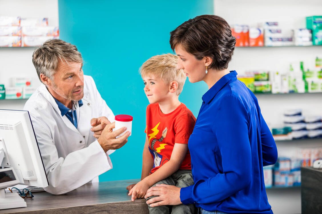 Patientinnen und Patienten ist häufig nicht bewusst, dass auch Arzneimittel verderben können und eine begrenzte Haltbarkeit haben. / Foto: ABDA