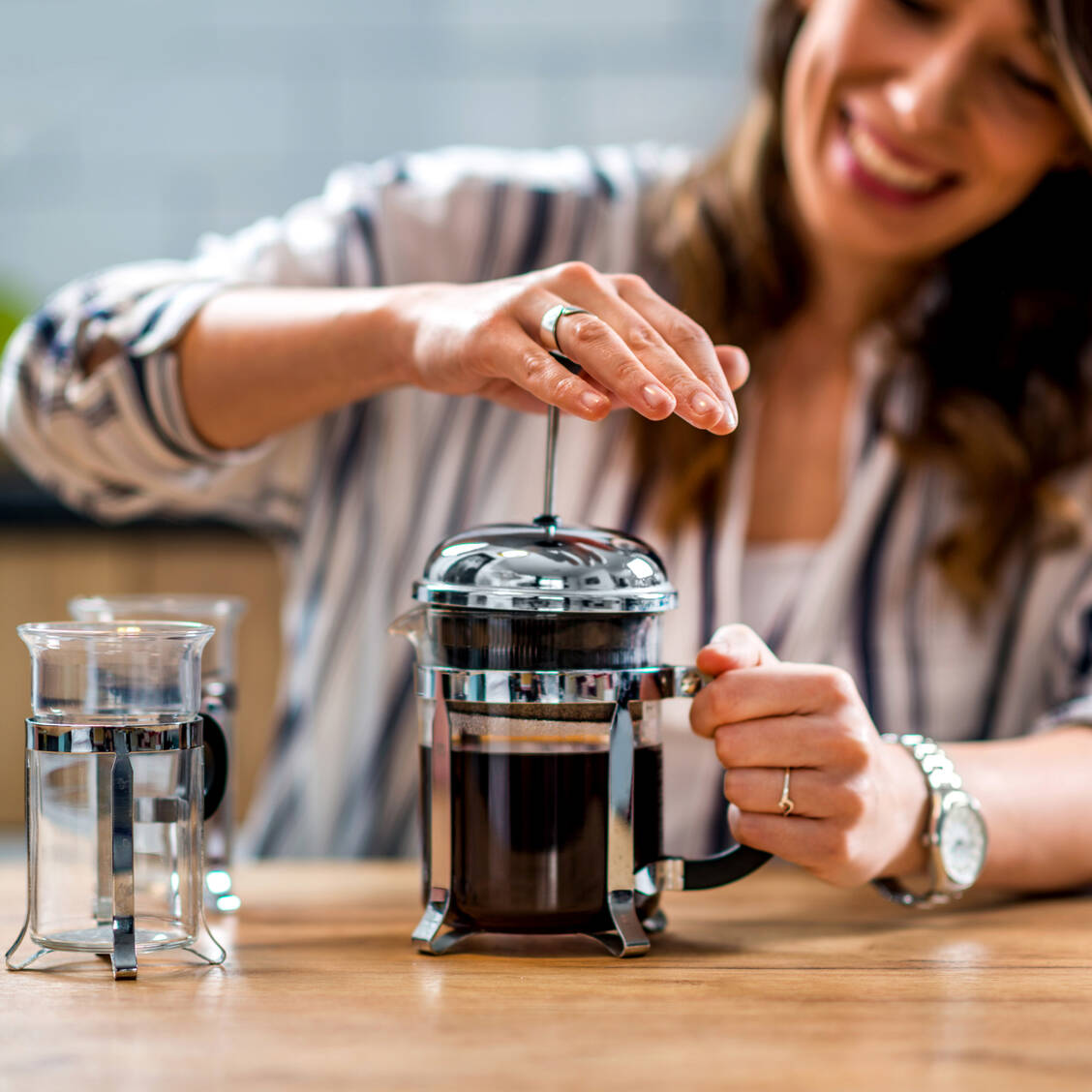 Die Kaffeeöle Kahweol und Cafestol können die Blutkonzentration an LDL-Cholesterol und Triglyceriden erhöhen. / Foto: Adobe Stock/Microgen
