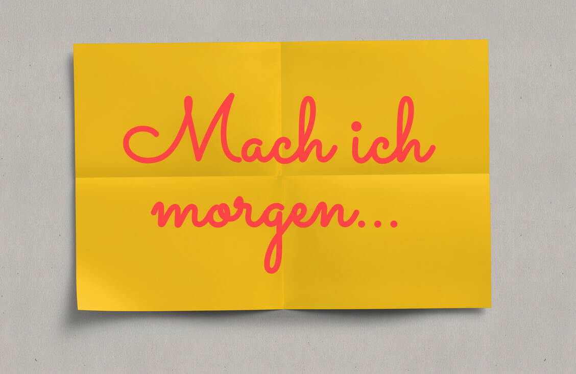 Kollegen, die immer dann verschwinden, wenn auf das Team viel Arbeit wartet, müssen auf ihr Verhalten angesprochen werden. / Foto: Adobe Stock / reichdernatur