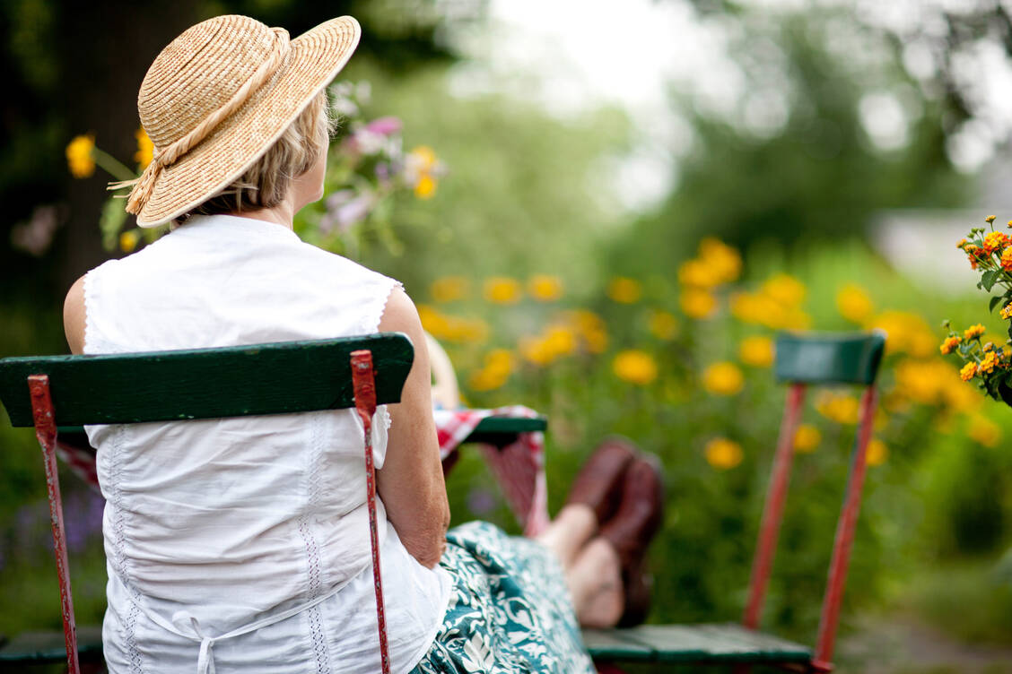 Mit geeigneten Pflanzen und angepasstem Verhalten können auch Menschen mit Allergien ihren Garten genießen.   / Foto: Adobe Stock/Sinnlichtarts