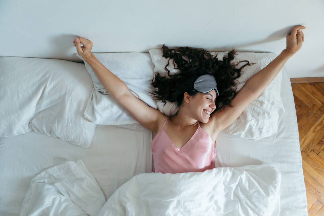 Erholsamer Schlaf dank Sleepy Girl Mocktail? Expertinnen und Experten schreiben dem Drink allenfalls einen Placebo-Effekt zu.  / Foto: Getty Images/Vera_Petrunina
