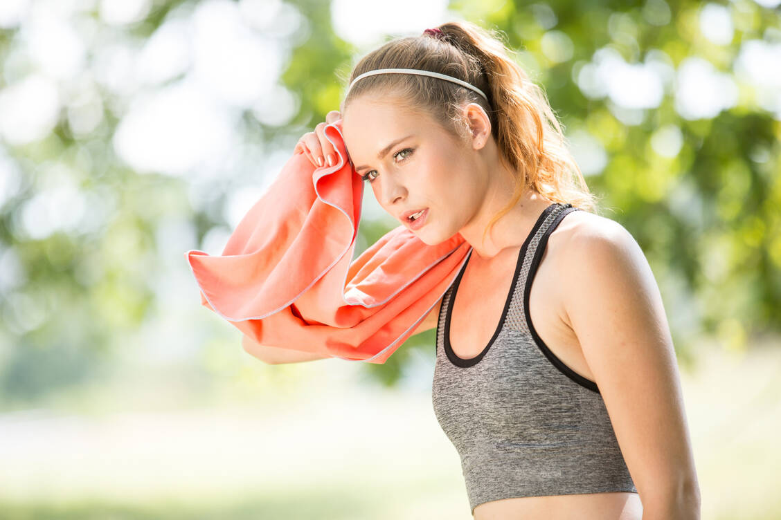 Sport ist gesund, doch bei hohen Temperaturen können große Anstrengungen auch gefährlich werden. Was sollten Sportler im Sommer beachten? / Foto: Getty Images/Coolpicture