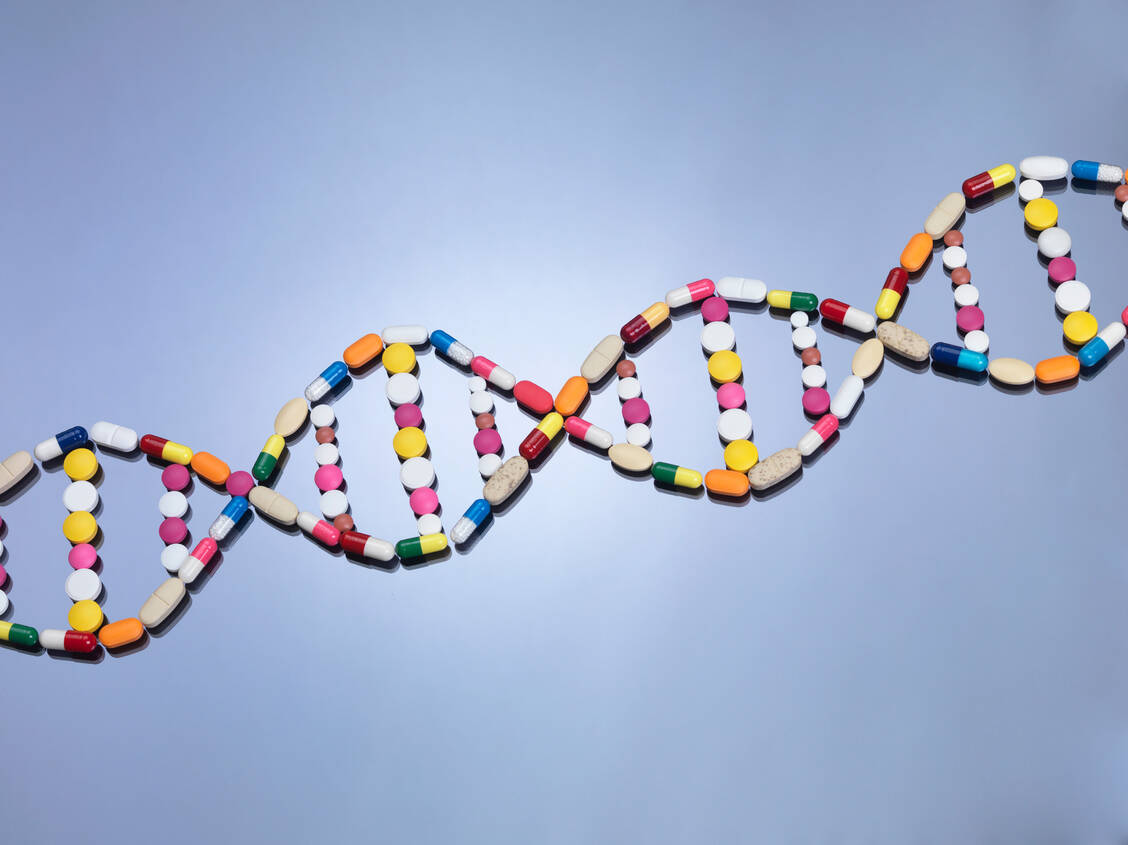 Mit einem Gentest lässt sich zum Beispiel in einigen Fällen abschätzen, wie wirksam ein bestimmtes Medikament bei einem Patienten sein wird. / Foto: Getty Images/Andrew Brookes