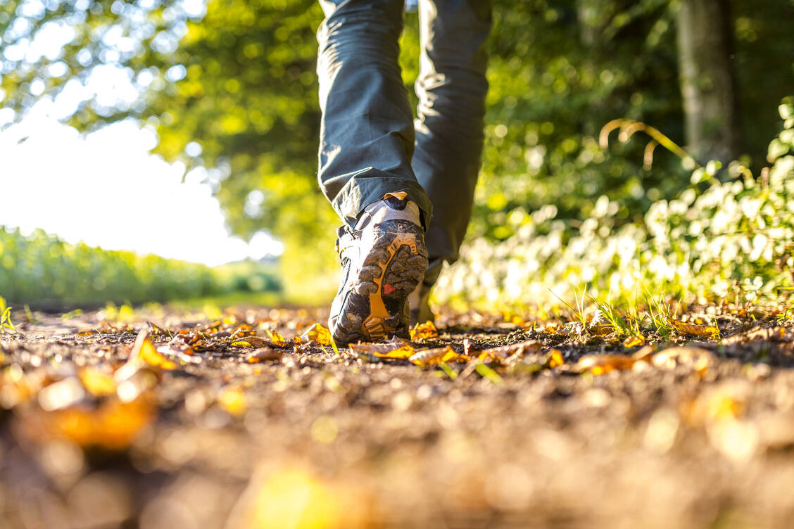 Schon zehn Minuten sitzen oder spazieren gehen genügen für den Stressabbau. / Foto: Fotolia/Gajus
