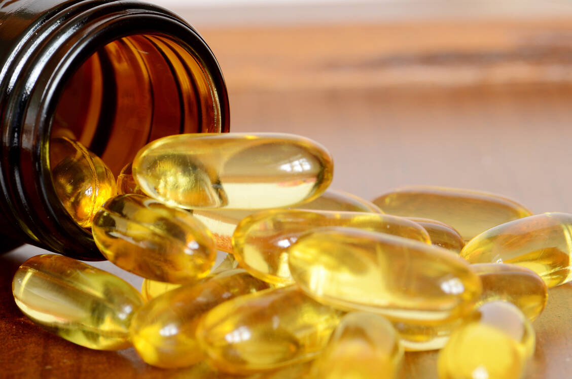 Hohe Dosen Vitamin D sollten nicht in Eigenregie genommen werden. / © Getty Images/areeya_ann
