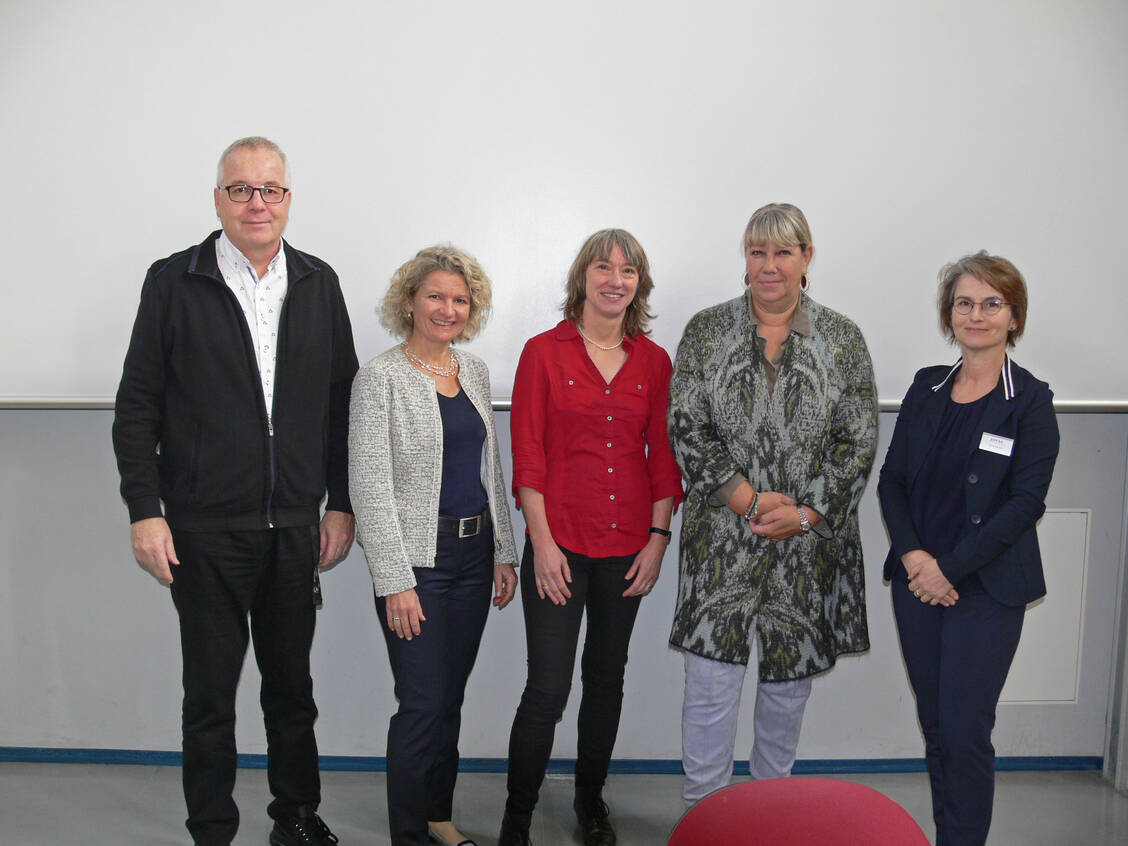 Friedhelm Schlüter, Dr. Bettina Dörr, Ingrid Ewering und Marion Sparenberg mit Minou Hansen, Leiterin der Adexa-Rechtsabteilung (von links). / Foto: Adexa