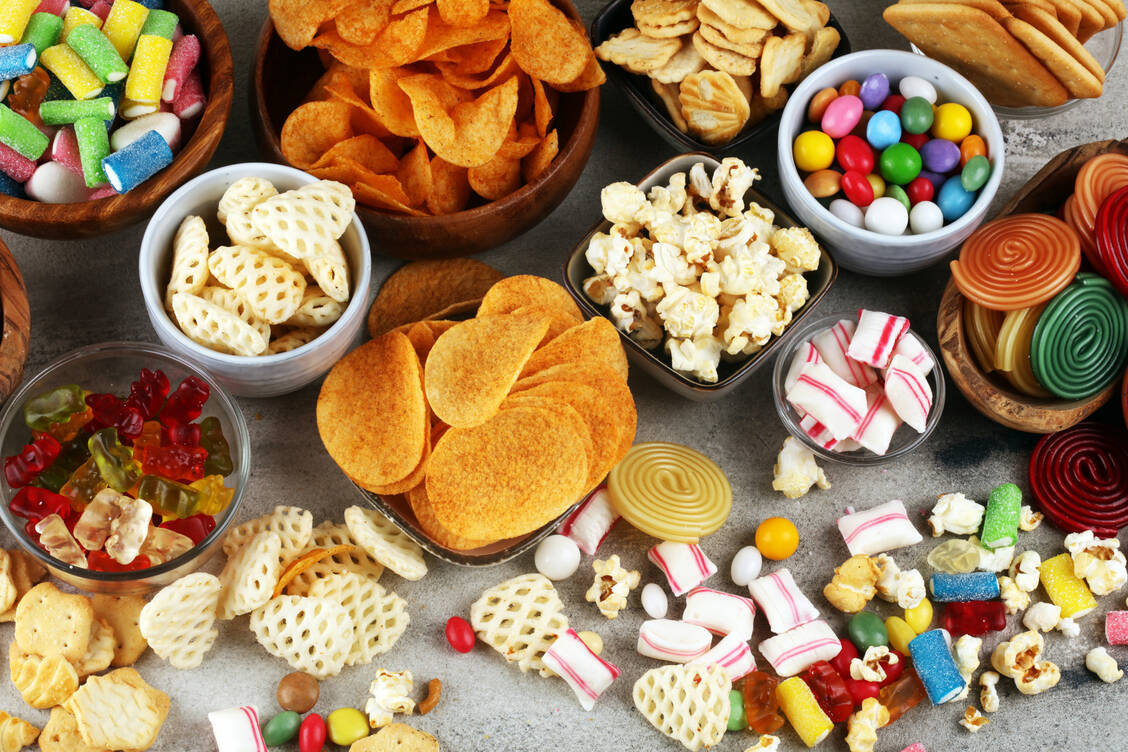 A sedentary lifestyle with little physical activity, coupled with a high-carbohydrate diet, leads to a dangerous redistribution of body mass without necessarily causing obesity. / Foto: Adobe Stock/beats_