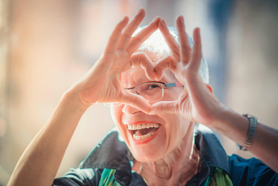 Monoklonale Antikörper eröffnen heute neue Therapieoptionen. Deformierte Hand- und Fußgelenke könnten der Vergangenheit angehören.  / Foto: Adobe Stock/Teodor Lazarev