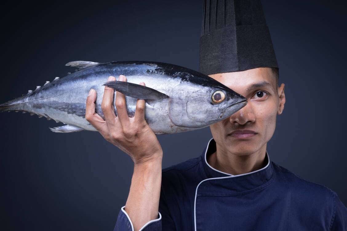 Fisch ist ein sehr guter Selenlieferant. Besonders reich an diesem Spurenelement sind Thunfisch und Sardinen. / Foto: Adobe Stock/Heminxylan
