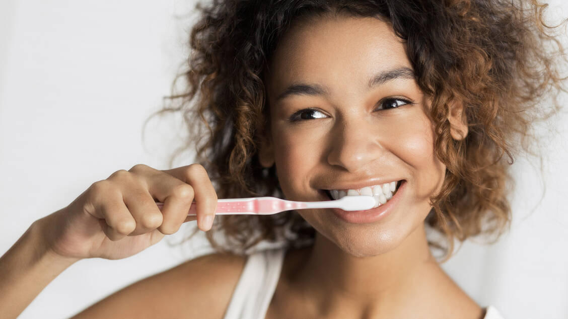 Zwischen dem Zustand der Zähne und Herzerkrankungen besteht ein Zusammenhang. / Foto: Adobe Stock/Prostock-studio