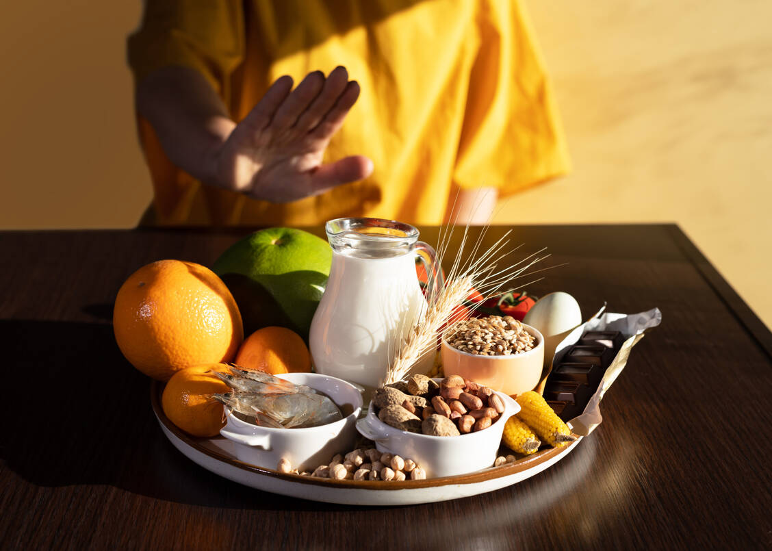 Menschen mit starken Nahrungsmittelallergien reagieren häufig schon auf einen Bruchteil des Allergens.  / Foto: Adobe Stock/Tatjana Kreminskaja