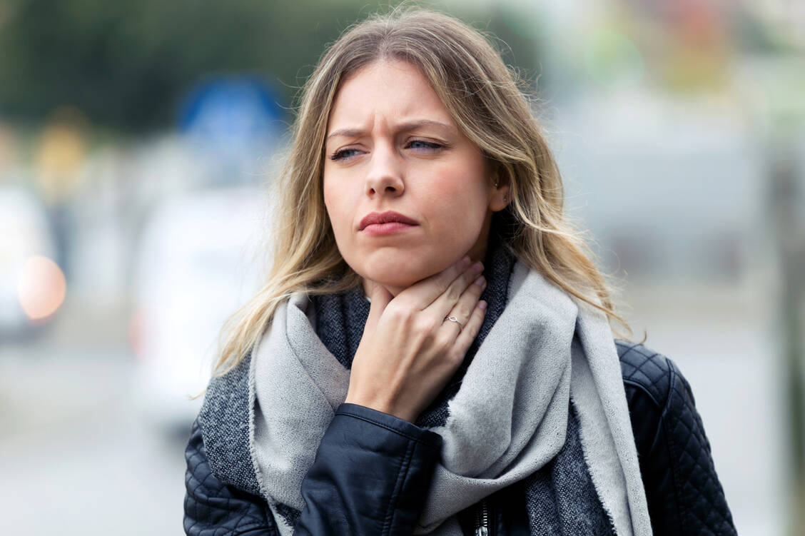 Meist ist eine Laryngitis auf einen viralen Infekt zurückzuführen. / Foto: Adobe Stock/nenetus