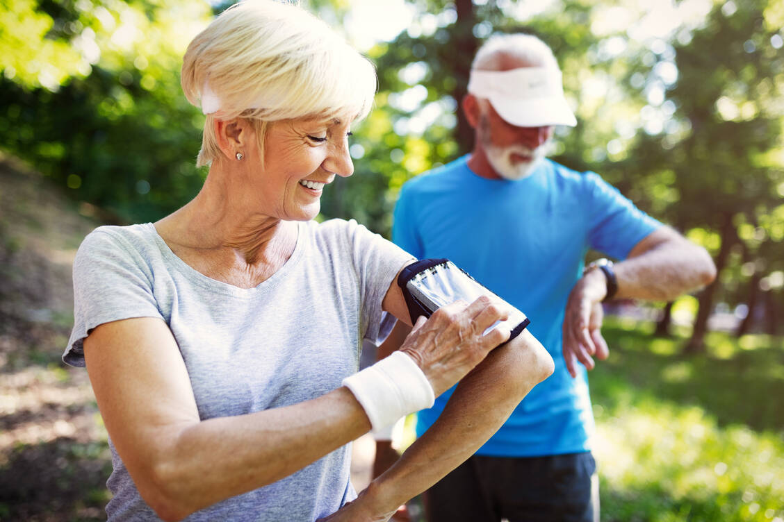 Von der Fitness-App ist die Therapie-App nur einen »Wisch« entfernt. / Foto: Adobe Stock/nd3000