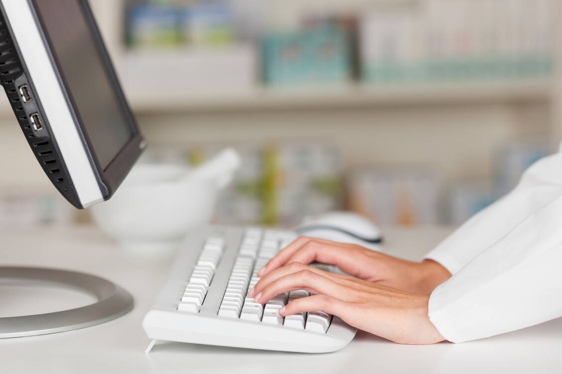 Das E-Rezept kann ab Dezember in Modellregionen bundesweit getestet werden – sofern die Arztpraxen und Apotheken »E-Rezept-ready« sind. / Foto: Adobe Stock/contrastwerkstatt