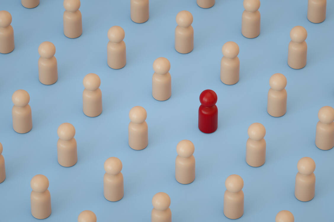 Nicht allein: Es gibt mehr als 6000 seltene Erkrankungen, jährlich kommen circa 250 neue hinzu. Die Anzahl der Betroffenen ist also trotz der Seltenheit der einzelnen Erkrankung hoch. / Foto: Getty Images/akinbostanci