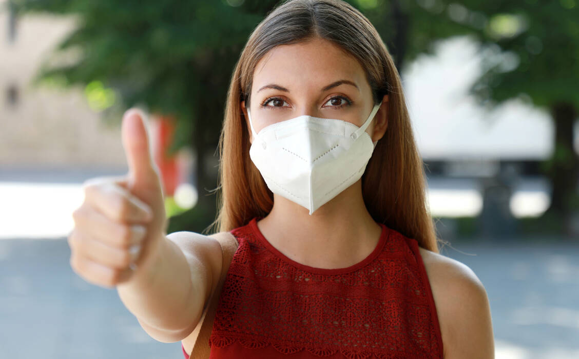 Der Sitz, die Traugedauer, mit oder ohne Ventil – es sind viele Faktoren, die darüber entscheiden, ob eine FFP2-Maske ihren vollen Schutz entfalten kann. / Foto: Adobe Stock/zigres