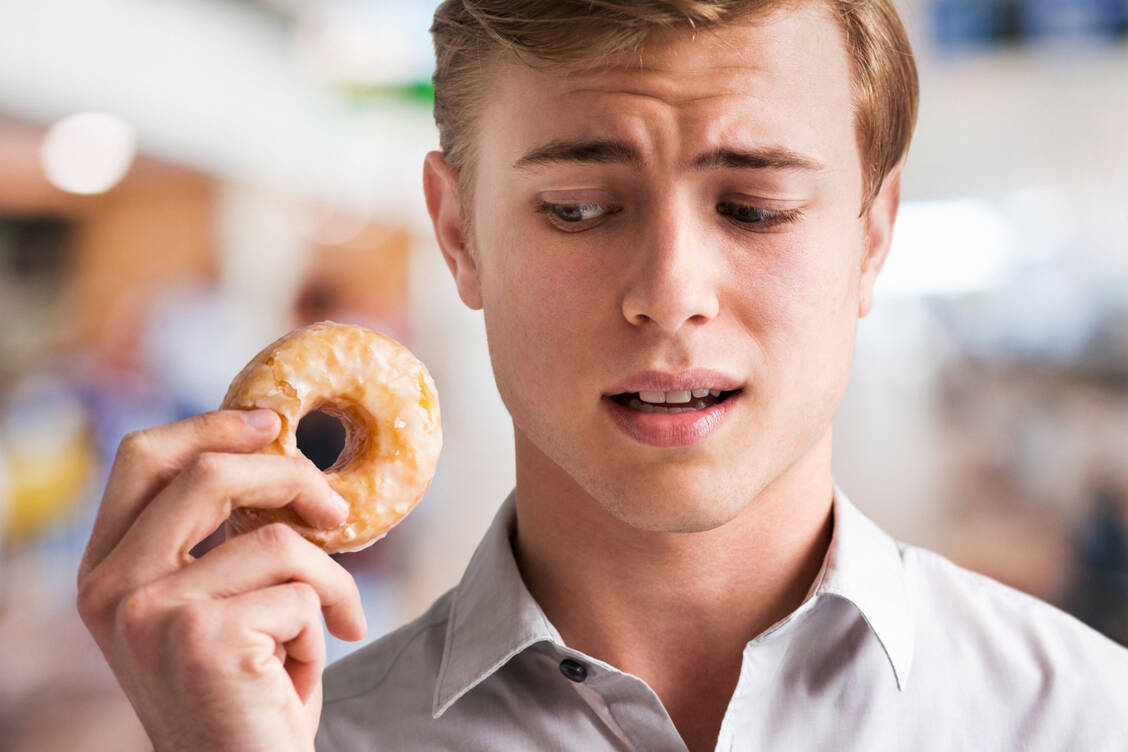 Durchhalten lohnt sich: Es gibt Hinweise darauf, dass sich der zeitweilige Zucker-Verzicht positiv auf die Geschmacksnerven auswirkt und Süßes am Ende noch besser schmeckt.  / Foto: Getty Images/Dimitri Otis