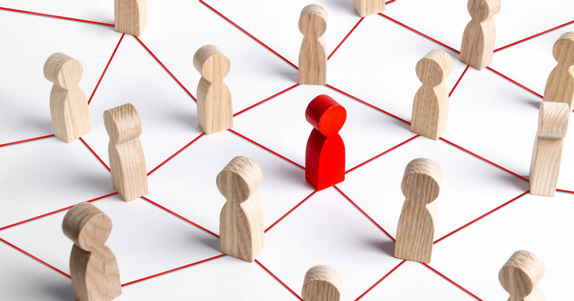 In fast jedem Beruf arbeitet man in einem Team zusammen. Wie geht man mit Kollegen um, die wenig teamfähig sind? / Foto: Adobe Stock/Andrej Jalanski