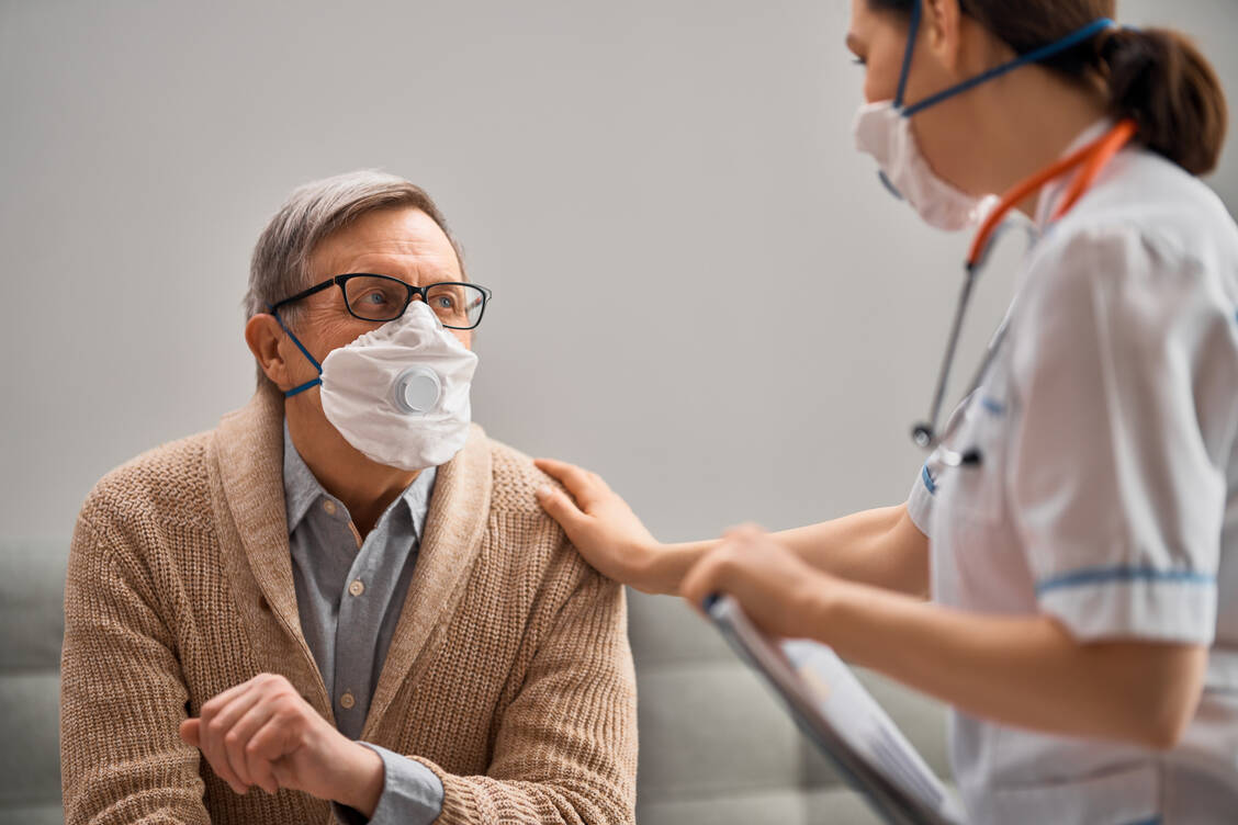 Das Virus haben sie besiegt, doch viele ehemals Covid-19-Erkrankte kämpfen noch Wochen und Monate später mit Gesundheitsbeschwerden. / Foto: Adobe Stock/Konstantin Yuganov