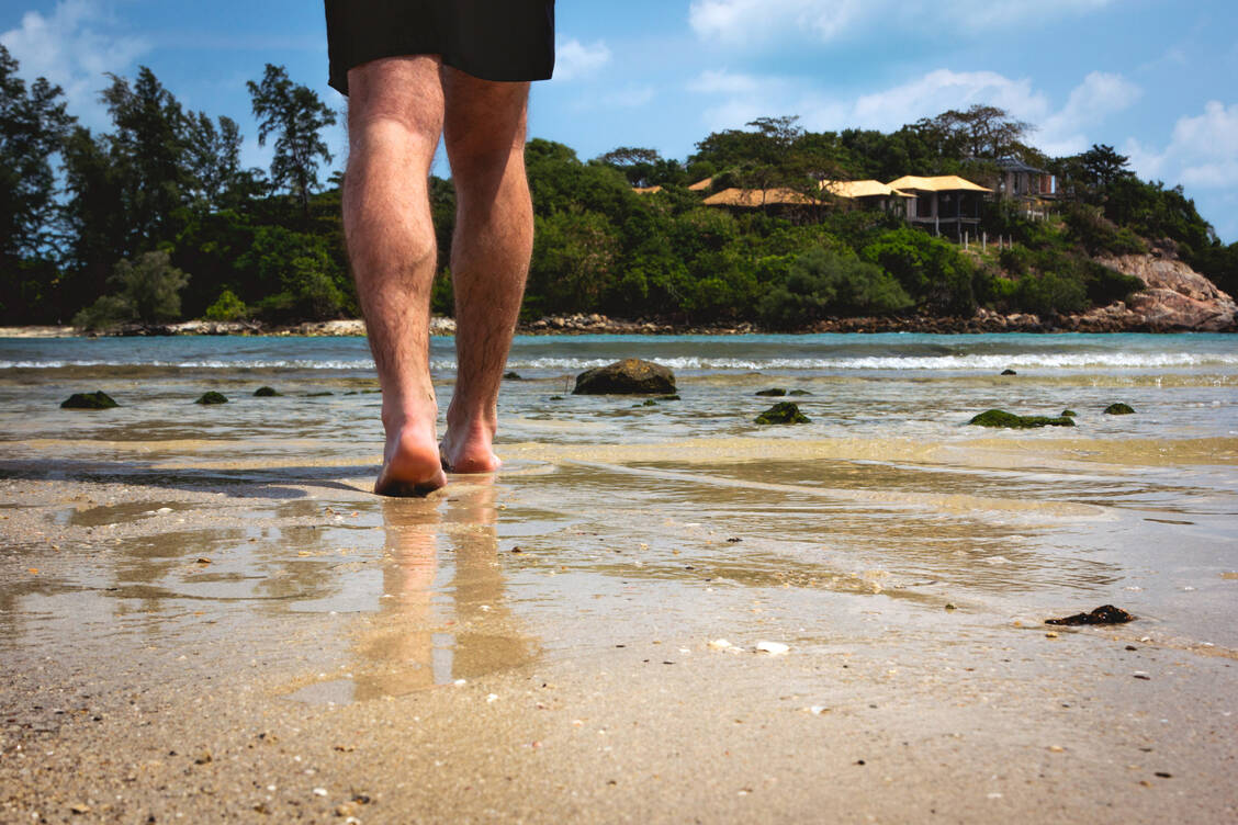 Reizarmer Urlaub kann erholsam sein, aber auch psychisch belasten. / © Adobe Stock/weixx