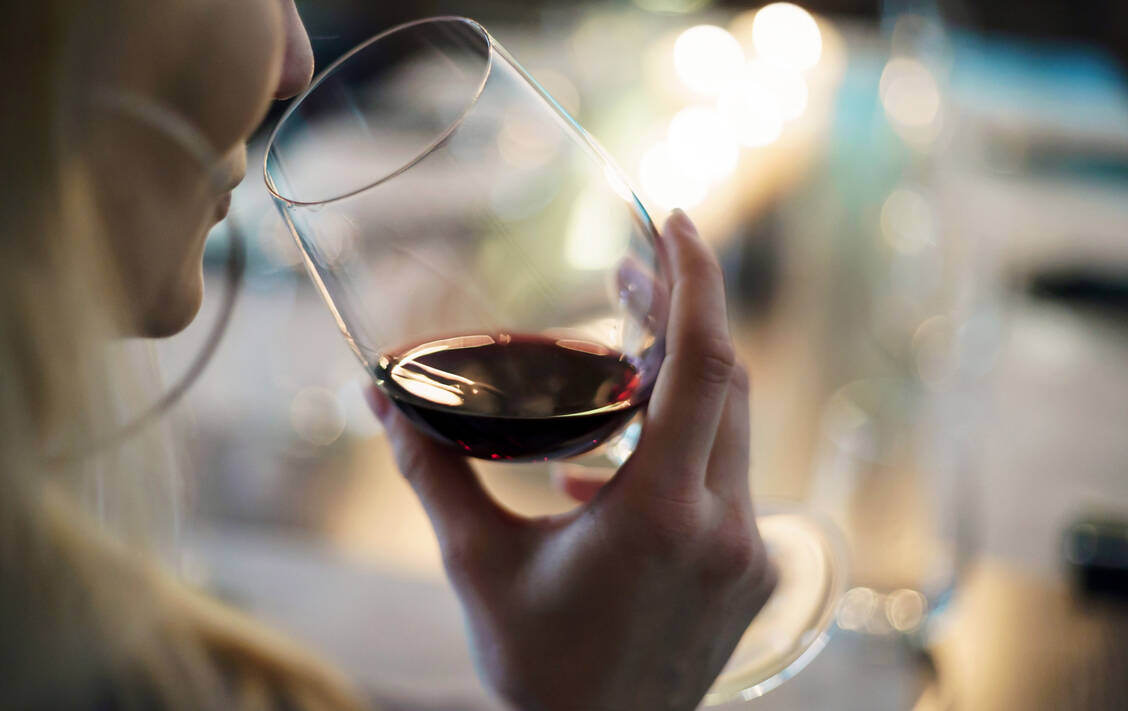 Alkohol ist ein äußerer Risikofaktor für eine Krebserkrankung. / Foto: Adobe Stock/Maksim Shebeko