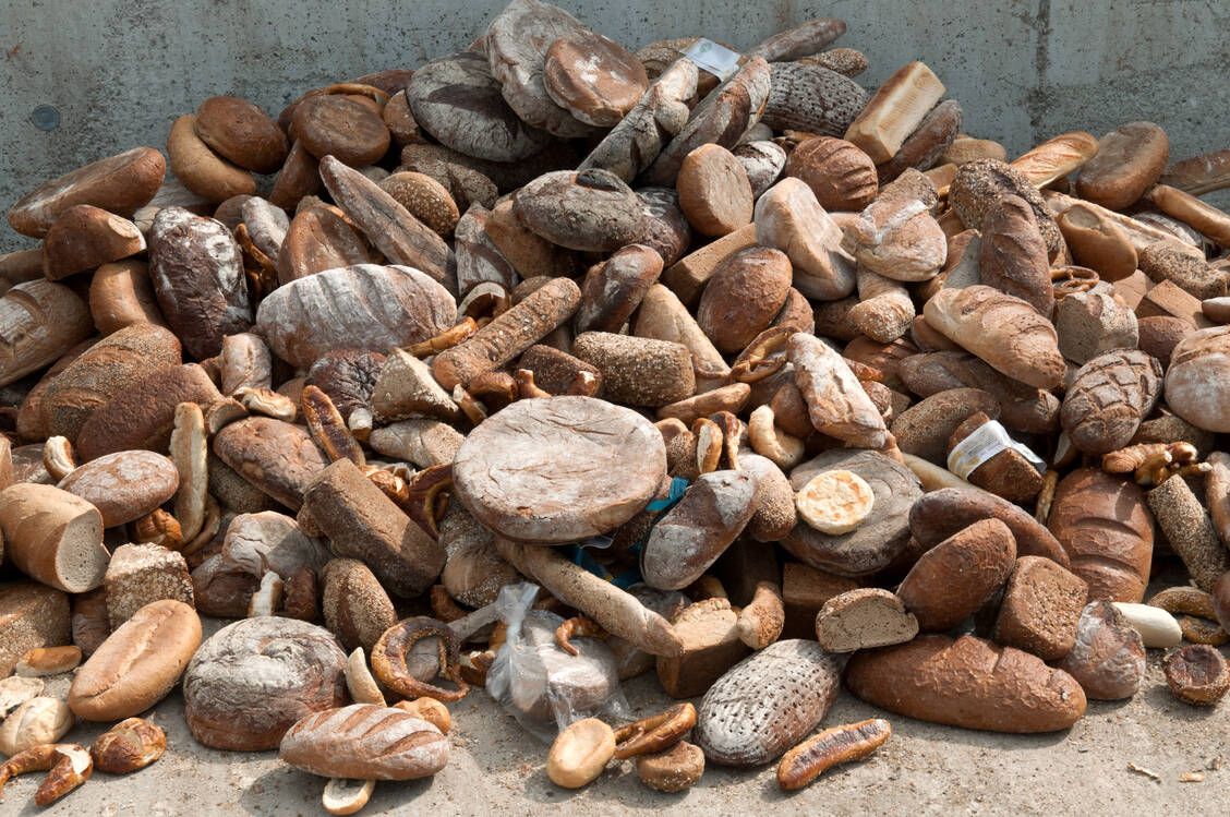 Brot und Backwaren gehören zu den Lebensmitteln , die in privaten Haushalten am häufigsten im Müll landen.  / Foto: Adobe Stock/Eberhard Spaeth
