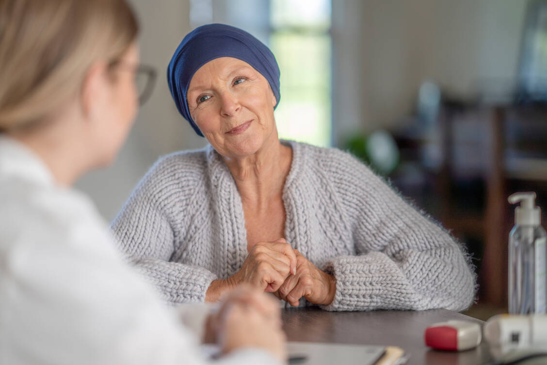 Im fortgeschrittenen Stadium kann eine spezielle Therapie bei Patientinnen mit HER2-low-Brustkrebs in Frage kommen. / Foto: Getty Images/FatCamera