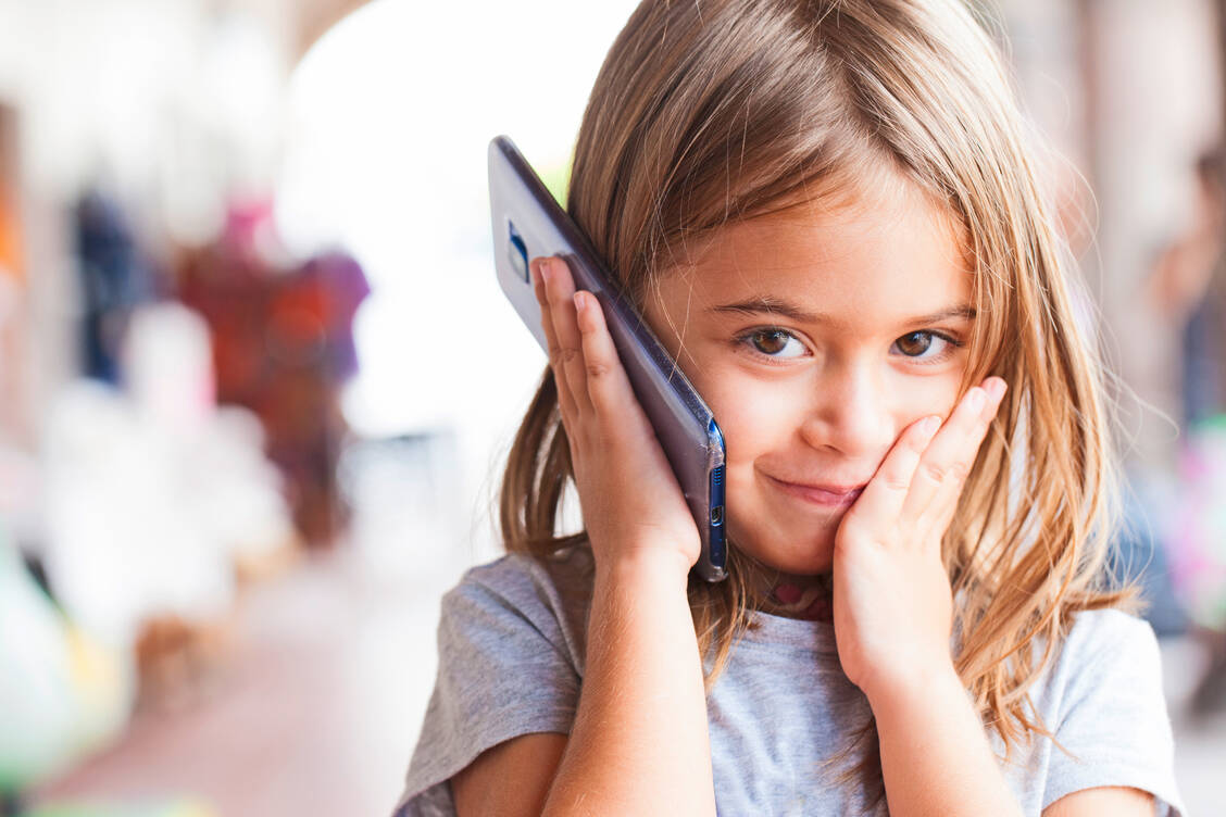 Gesundheitliche Risiken sind nach bisherigem Wissen durch 5G nicht zu befürchten. Doch viele Fragen sind noch offen und sollen laut BfS untersucht werden. / Foto: Adobe Stock/topshots
