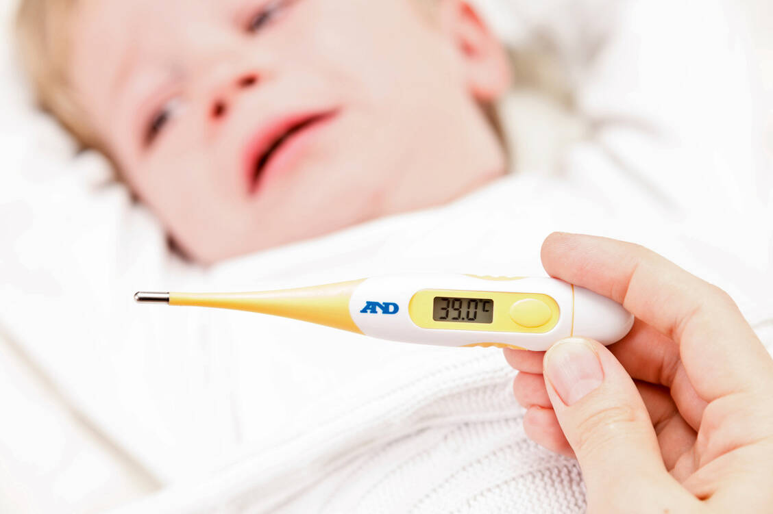 Fehlt es an Paracetamol-Zäpfchen für Kinder, lassen sich diese leicht aus einem Präparat für Erwachsene herstellen. / Foto: Fotolia/nadezhda1906