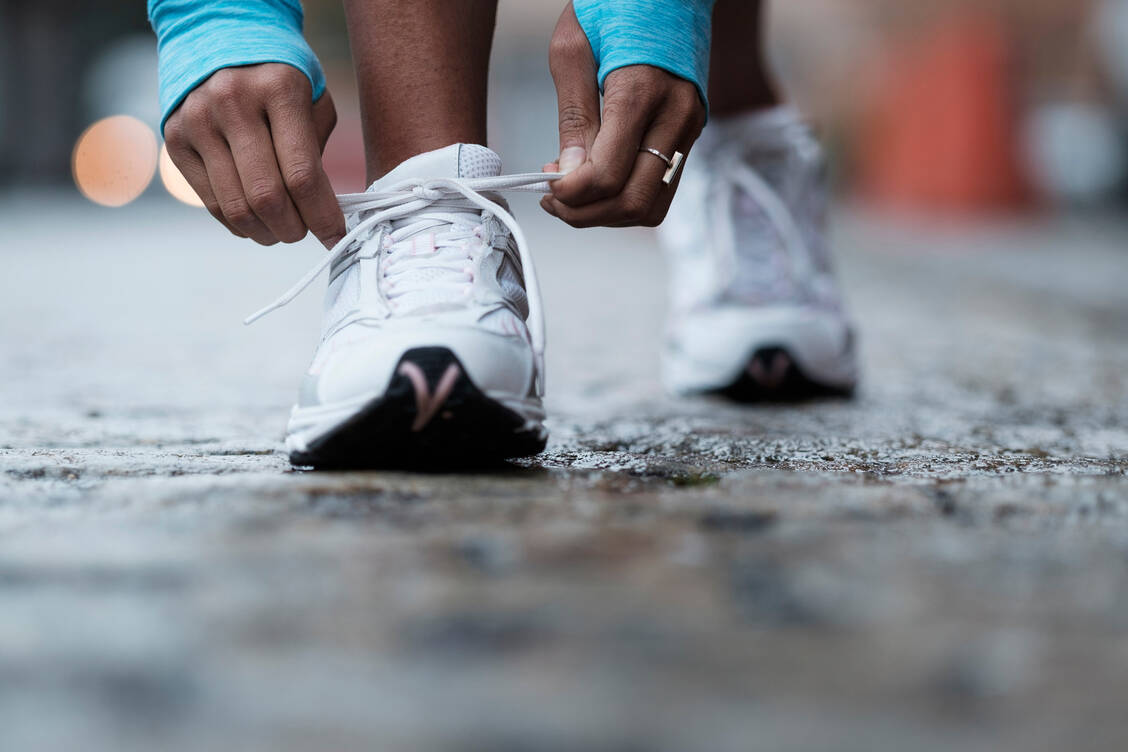Wer immer auf die optimalen Bedingungen für seine Trainingseinheit wartet, wird nur schwer eine konstante Routine aufbauen können. / © Getty Images/JGI/Tom Grill/Blend Images LLC