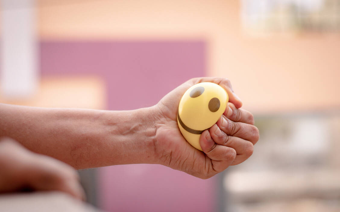Online-Programme zur Stressbewältigung können auch helfen, depressive Symptome zu lindern. / Foto: Adobe Stock/Westock
