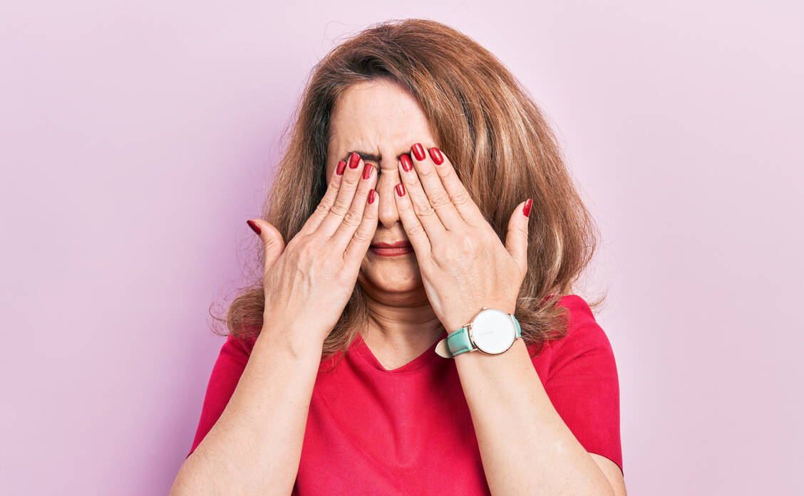 Normalerweise sorgt der Tränenfilm dafür, dass der Augapfel glatt und geschmeidig gehalten wird. / Foto: Adobe Stock/Krakenimages.com