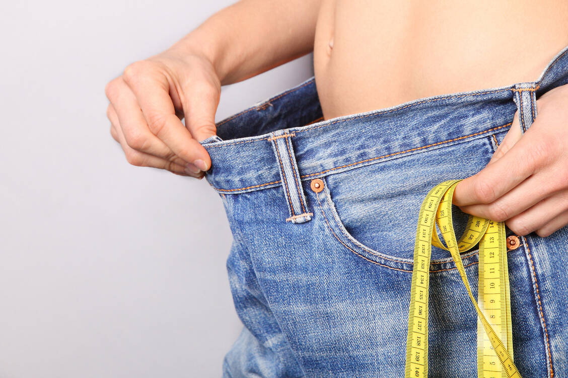 Der Arzneistoff Setmelanotid  wird zur Gewichtsreduktion beim sogenannten Pro-Opiomelanocortin(POMC)-Mangel oder Leptin-Rezeptor(LEPR)-Mangel angewendet. / Foto: Adobe Stock/sabine hürdler