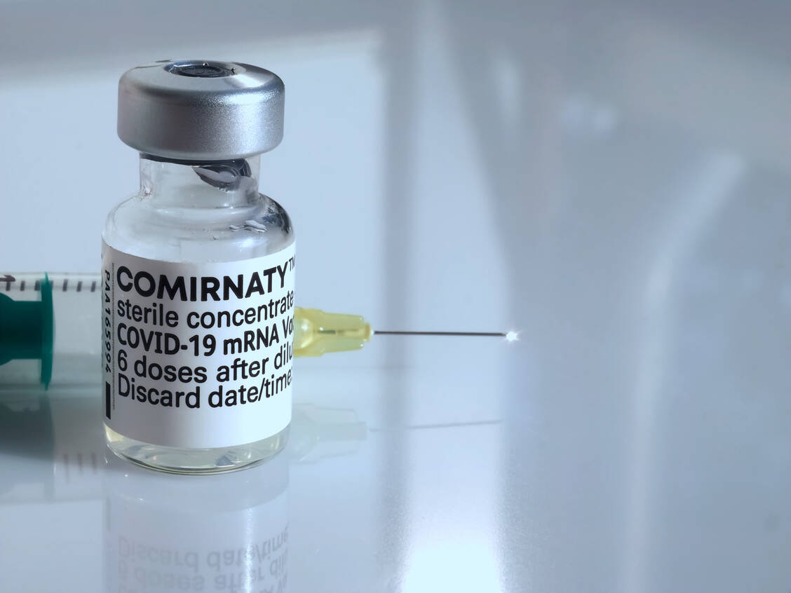 Biontech/Pfizer sieht sich den Vorwürfen einer Whistleblowerin ausgesetzt. Es geht um Unregelmäßigkeiten bei einer Studie. / Foto: Adobe Stock/Stimmungsbilder