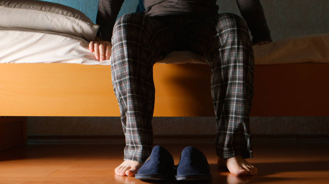 Die langfristige Einnahme von Benzodiazepinen in niedriger Dosierung kann in bestimmten Fällen akzeptabel sein. »Bei manchen älteren Menschen ist der Nutzen fraglich, das gewohnte, niedrig dosierte Arzneimittel um jeden Preis zu entziehen«, sagt Professor Dr. Rainer Rupprecht gegenüber PTA-Forum. / Foto: Adobe Stock/Cliplab