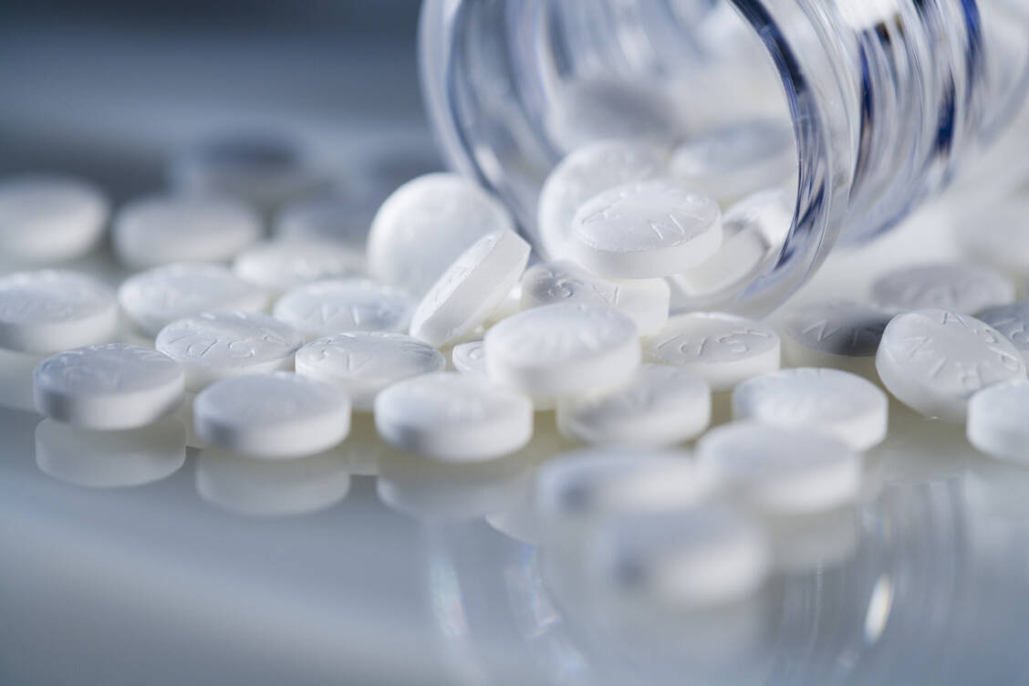 Nicht nur Schmerzmittel mit Acetylsalicylsäure, auch NSAR können Symptome einer Salicylat-Intoleranz hervorrufen. / Foto: Getty Images/Tetra Images
