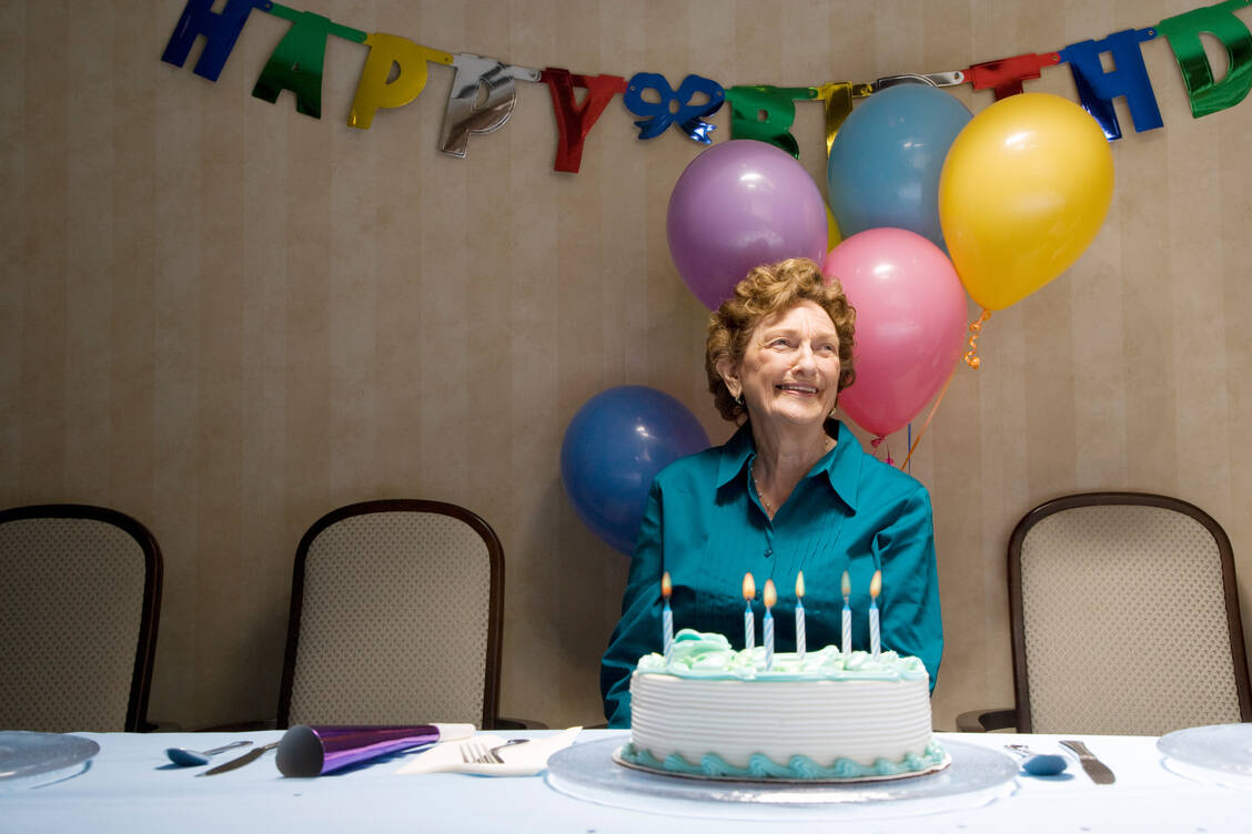 Die Lebenserwartung in Deutschland erreicht neue Höchstwerte: Frauen werden im Schnitt 83,6 Jahre, Männer 79,1 Jahre alt. / © Getty Images/Shannon Fagan