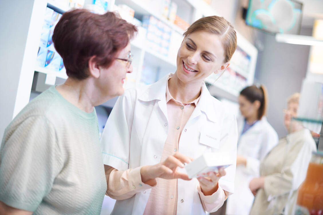 As the hearing loss progresses, many affected people avoid activities that require good hearing from the outset. / Foto: Adobe Stock/gpointstudio