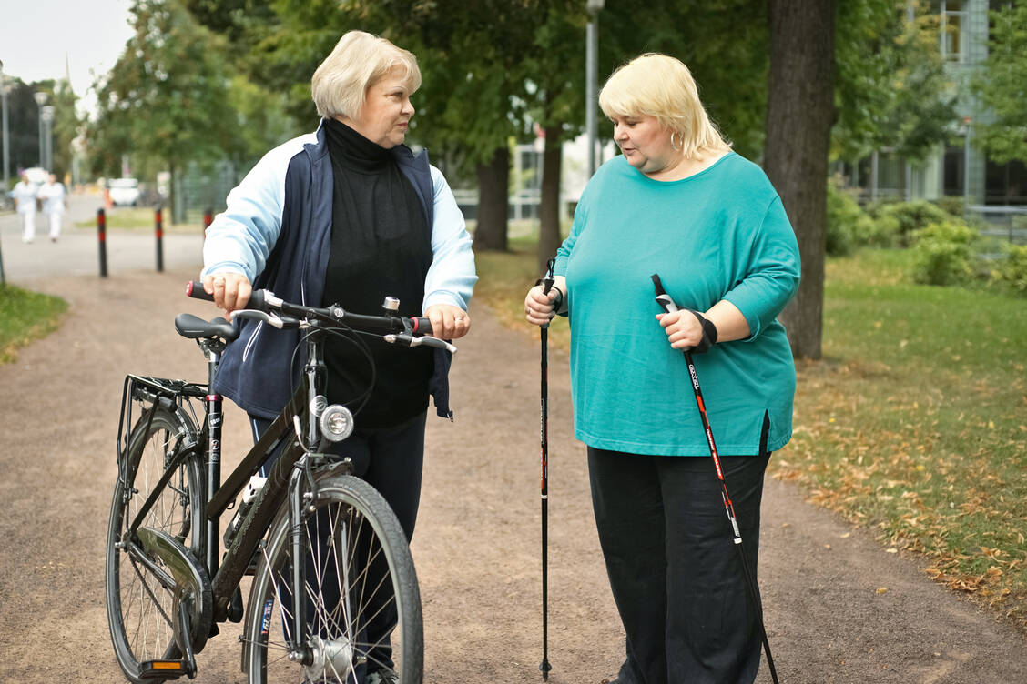 Übergewicht nach den Wechseljahren hat einen starken negativen Einfluss auf das Brustkrebsrisiko. Besser ist es, ab- oder gar nicht erst zuzunehmen. Das erfordert häufig eine Ernährungsumstellung und viel Sport. / Foto: IFB Adipositas