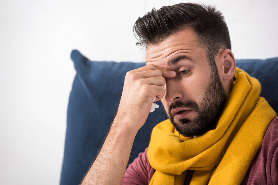 Bestehen Zweifel an der Infektion, heißt es speziell in diesem Jahr, direkt den Arzt aufsuchen und auf Corona testen lassen. / Foto: Adobe Stock/LIGHTFIELD STUDIOS
