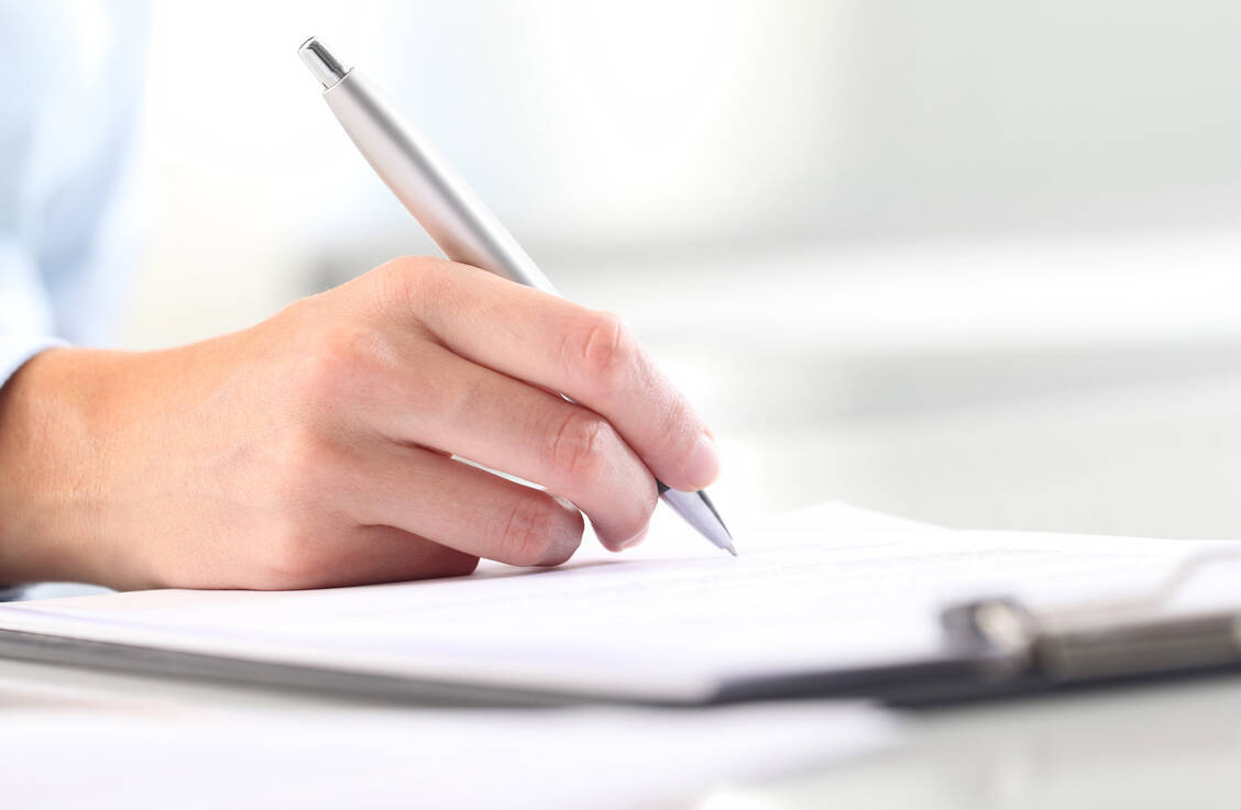 Der Zusammenschluss der Fachgruppen soll sicherstellen, dass in dem neuen Lehrplan gleichermaßen pharmazeutische Kompetenz wie auch in hohem Maße praxisrelevante Inhalte einfließen. / Foto: Fotolia/visivasnc