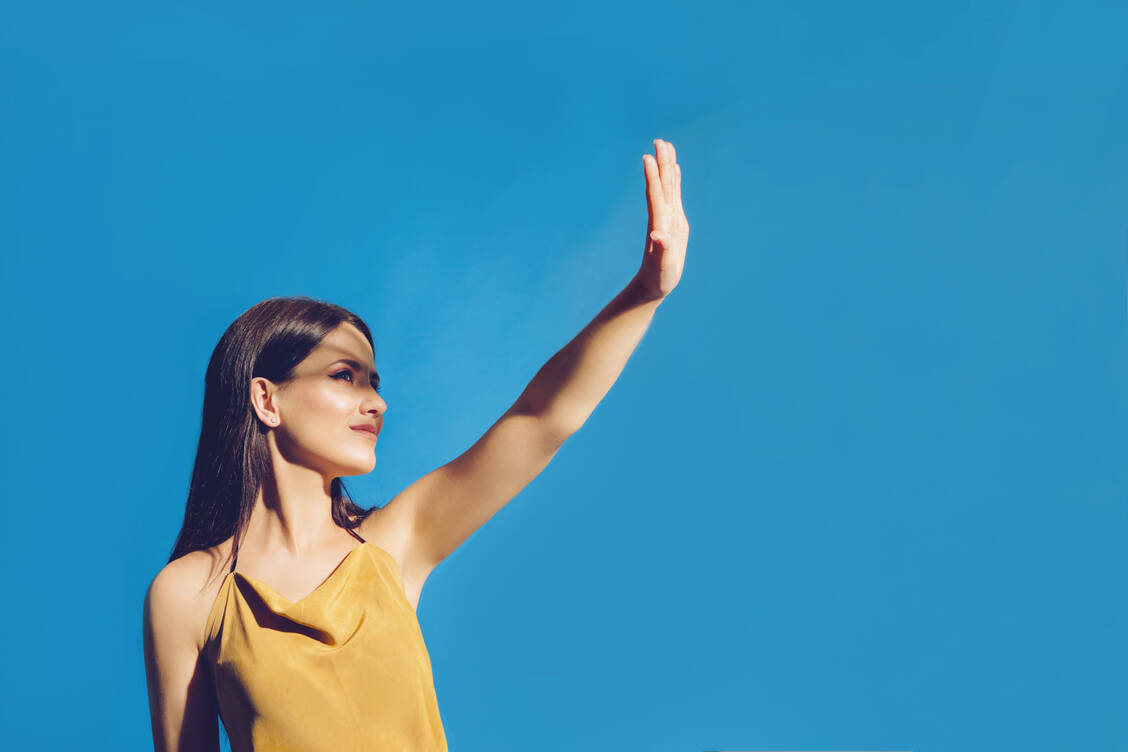 Das beste Mittel gegen Hautalterung ist Sonnenschutz. / Foto: Adobe Stock/Julia