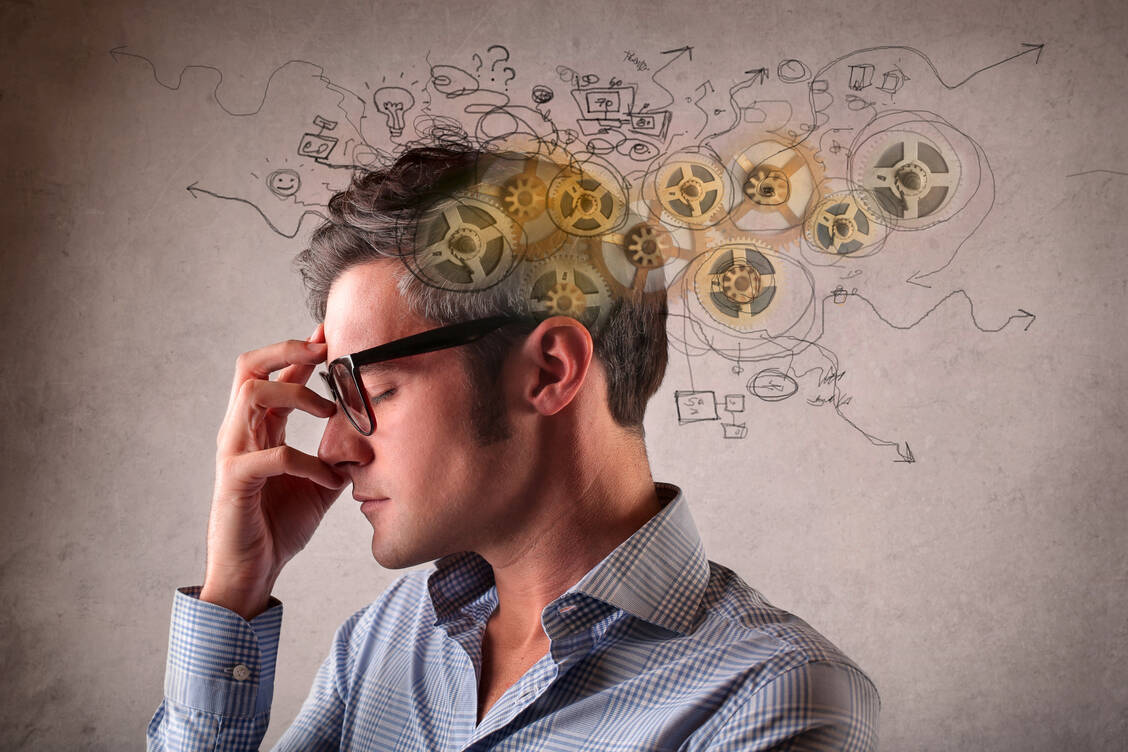 Da rattern die Rädchen: Das Stirnhirn sorgt dafür, dass Menschen strukturiert und sozial agieren können. / Foto: Adobe Stock/olly