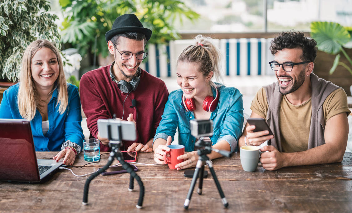 Die Generation Z hat eigene Vorstellungen auch vom Berufsleben. Das kann auch den Arbeitsplatz Apotheke bereichern. / Foto: Adobe Stock/Mirko Vitali