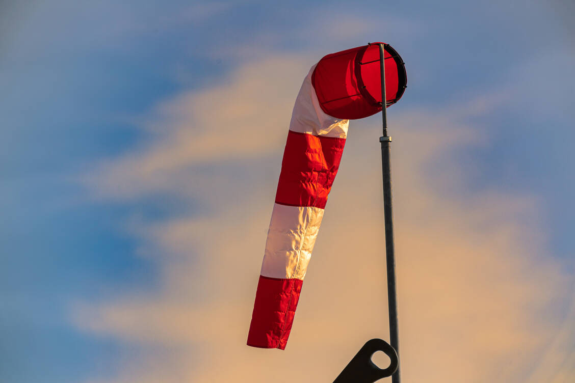 Lieber Flaute statt Flatulenz: Blähungen können ganz schön unangenehm sein.  / © Getty Images/Andrés Pérez Wittmann