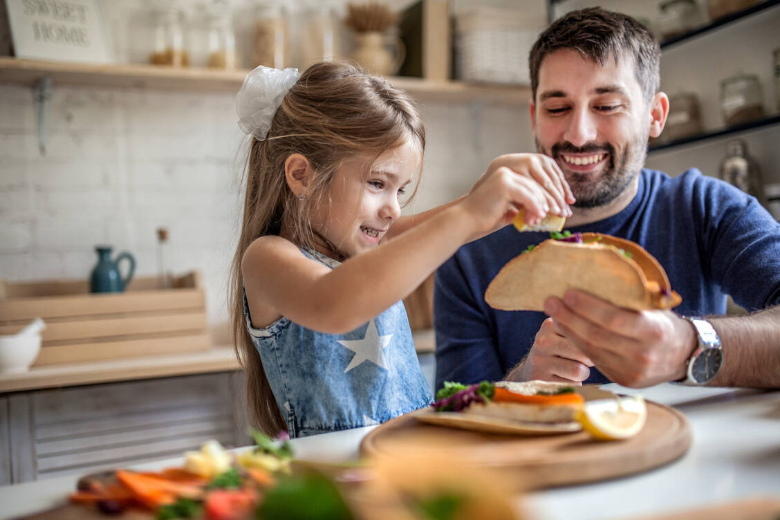 Bei der Tortilla-Herstellung werden Maiskörner so verarbeitet, dass der Körper das enthalte Niacin gut aufnehmen kann.   / Foto: Getty Images/
zeljkosantrac