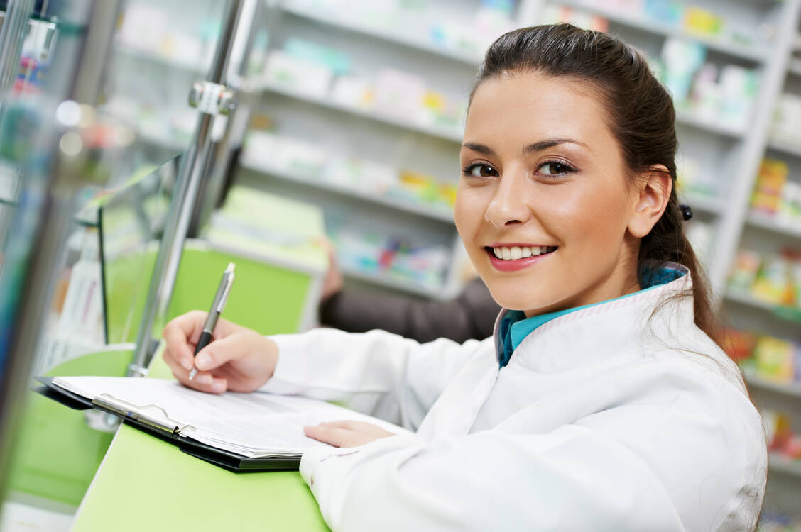 Die Berufsausbildung von Pharmazeutisch Technischen Assistenten (PTA) wird ab kommendem Jahr neu geregelt.  / Foto: Adobe Stock/Kalinovsky Dmitry