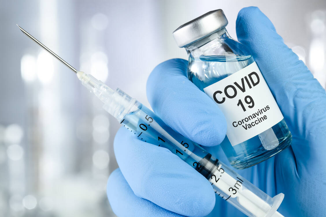 Die ganze Welt scheint auf einen Impfstoff gegen das Coronavirus  zu warten. Doch bringt er wirklich die lang ersehnte Normalität zurück ? / Foto: Adpbe Stock/Leigh Prather