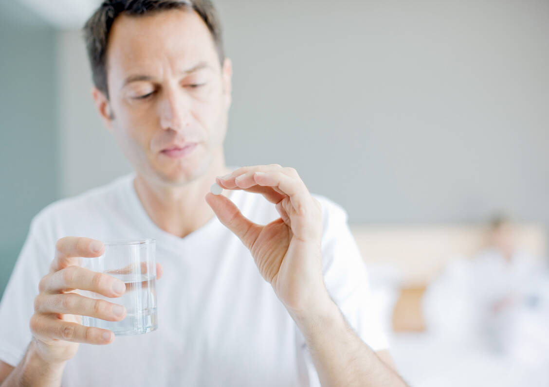 Die Einnahme von L-Arginin soll die Durchblutung verbessern und so bei Erektionsproblemen helfen. Studienergebnisse dazu sind allerdings nicht eindeutig. / Foto: Getty Images/Paul Bradbury