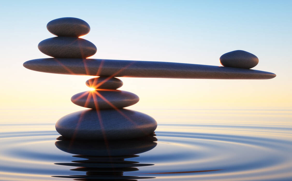 Trinkwasser sollte auch künftig nicht zu viele Arzneistoffe enthalten. Um die Balance für die Gesundheit der Menschen zu erhalten, bedarf es rasch an vielen Stellen nachhaltigeres Handeln. / Foto: Adobe Stock/peterschreiber.media